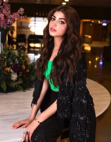 Kinza Hashmi looks Stunning in her Recent Pictures