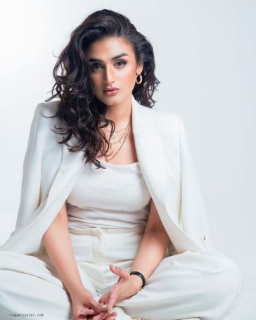 Hira Mani Gives Off Princess Vibes in Her Stunning Photoshoot