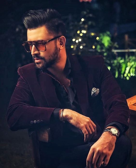 Watch as Atif Aslam Captivates the Audience with his Soulful Performance of ‘Sayonee