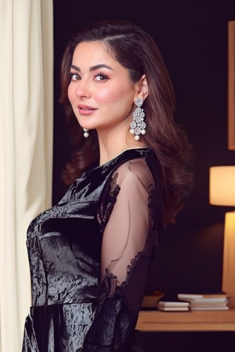 Hania Aamir Faced Backlash due to her Recent Photos from Dubai