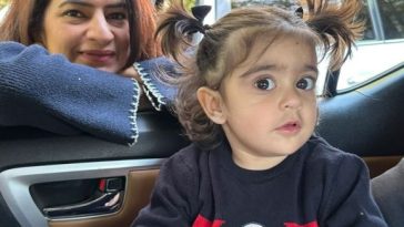 Fawad Khan Shares An Adorable Picture with Family and Friends in Murree