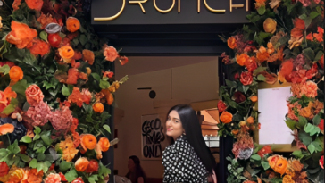 Sarah Khan Truly Stands Out with her Radiant Beauty