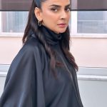 Saba Qamar Stands Out in the BTS Pictures of her Upcoming Drama