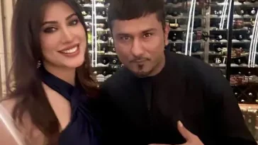 Honey Singh and Mehwish Hayat Strike a Pose Together