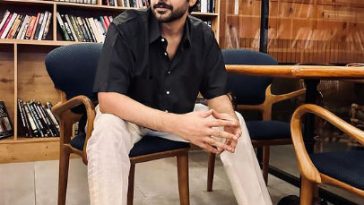 Imran Ashraf's Latest Clip Presents him as a True Gentleman