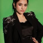 Explore Yumna Zaidi's Stylish Ensemble for the Premiere Night of Nayab
