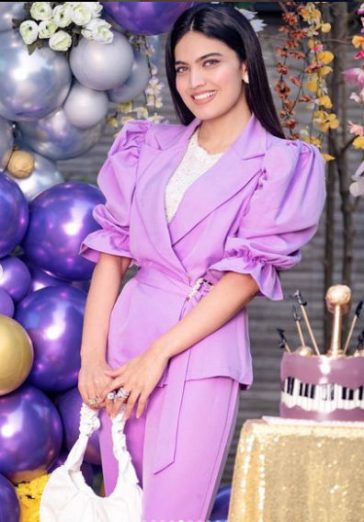 Iqra Kanwal's Birthday Bliss with her Adoring Husband