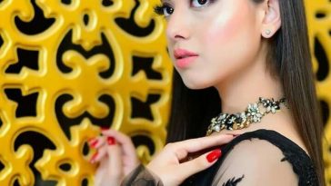 Arisha Razi Standing Out Gorgeous in her Bridal Shower Event