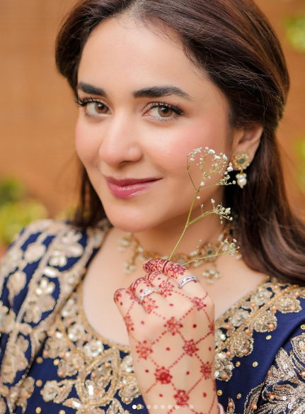 Pakistani Celebrities Stun Fans with their Eid ul Fitr Outfits on the ...