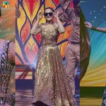 Mahira Khan and Hania Aamir Dance From Hum Awards Goes Viral