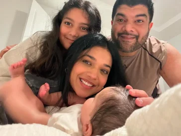 Latest Family Snaps of Sanam Jung in the USA"