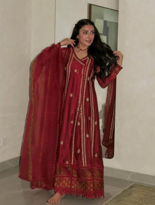 Ayeza khan image 1